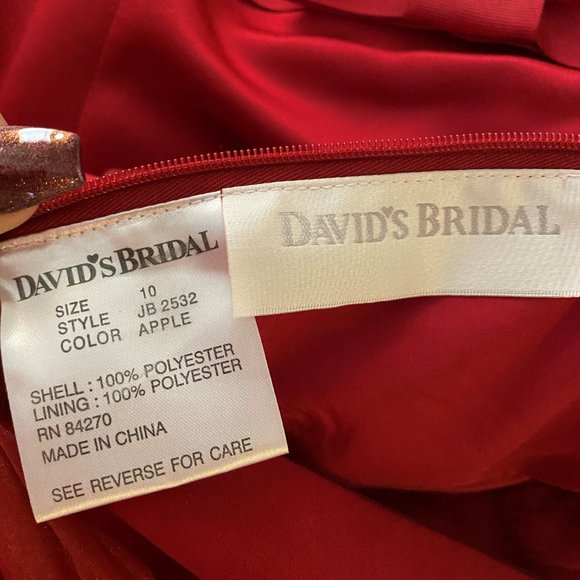 David's Bridal:RED AND WHITE WEDDING DRESS w/ONE BRIDESMAID AND TWO FLOWER GIRL - Picture 16 of 16